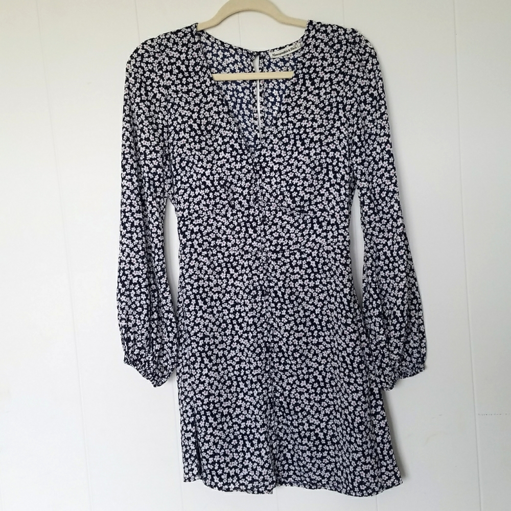 NWT Abercrombie and Fitch Long Sleeve Navy Blue Floral Mini Dress